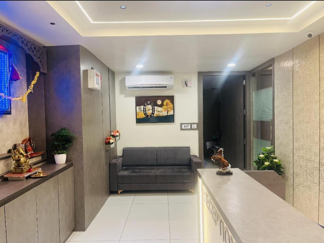 Hotel Royal Square Gandhinagar Exterior foto